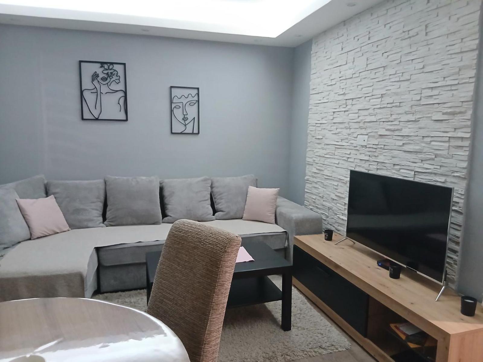 Sunshine Apartment Kragujevac Exterior foto